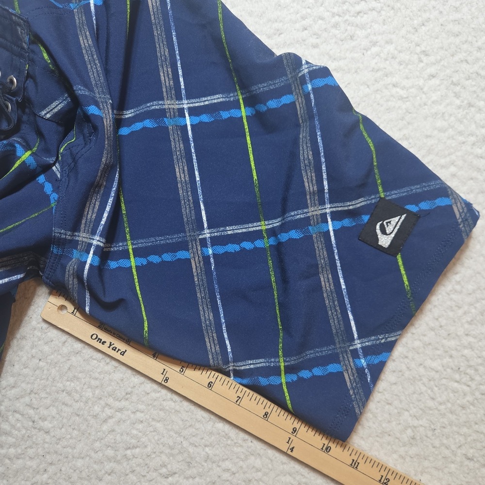 Quiksilver Men's Board Shorts size 26 Plaid Blue Y2k Style - Picture 3 of 5